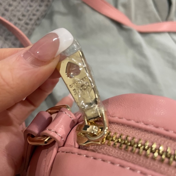 Authentic Love Moschino crossbody - Picture 2 of 6